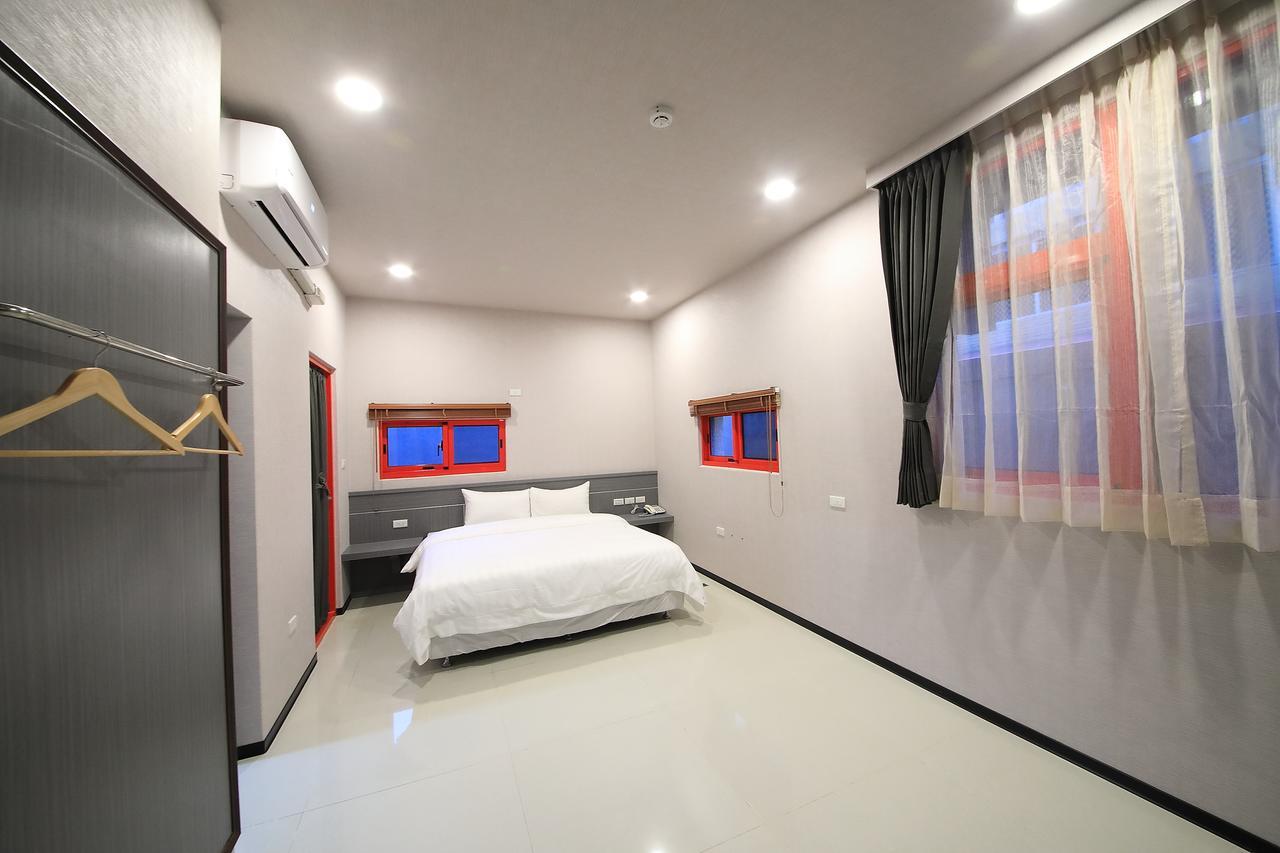花蓮亮君經典民宿1館加2館民宿-東大門夜市-電梯包棟bright King Homestay เมืองฮวาเหลียน ภายนอก รูปภาพ