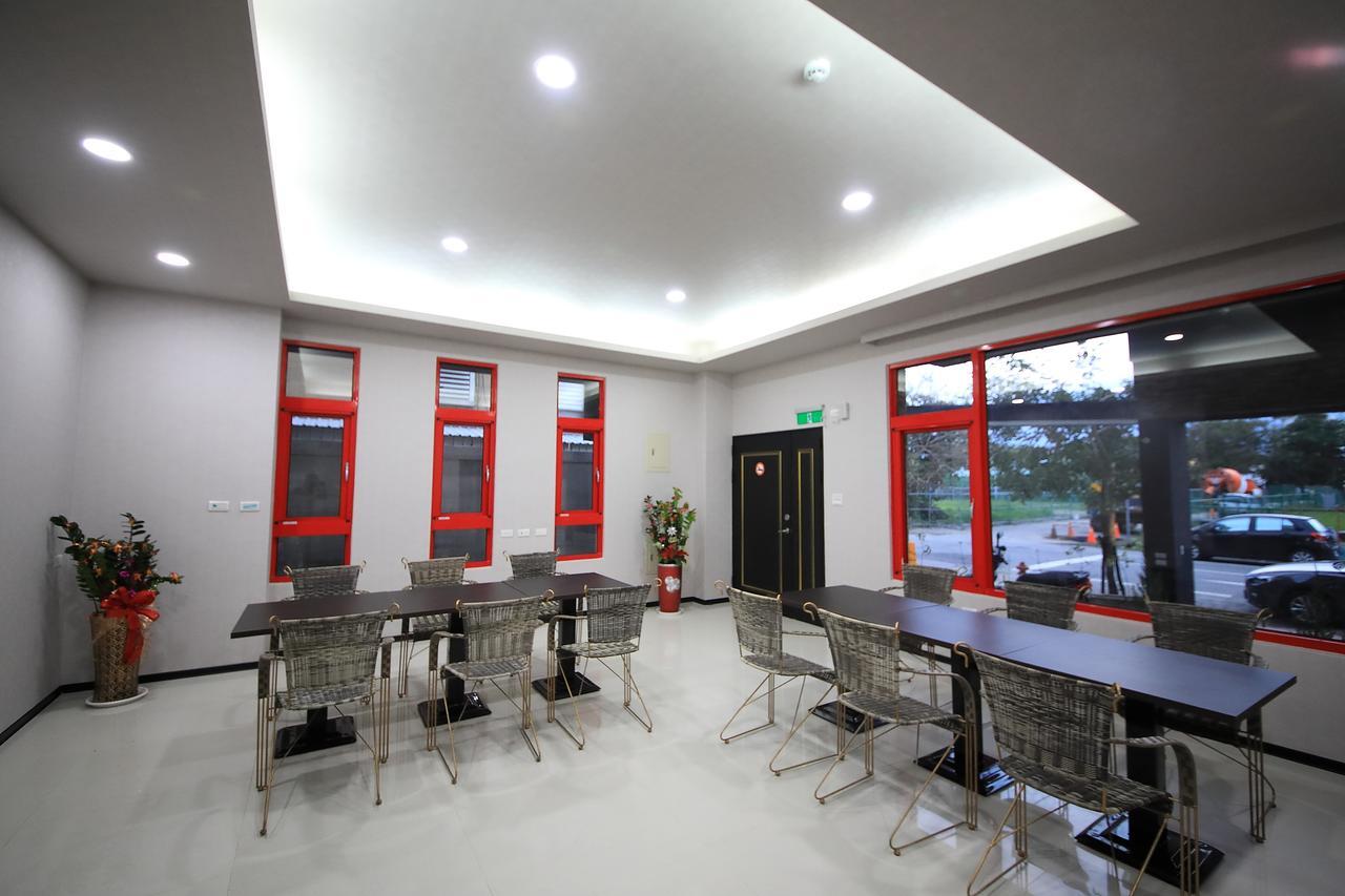 花蓮亮君經典民宿1館加2館民宿-東大門夜市-電梯包棟bright King Homestay เมืองฮวาเหลียน ภายนอก รูปภาพ