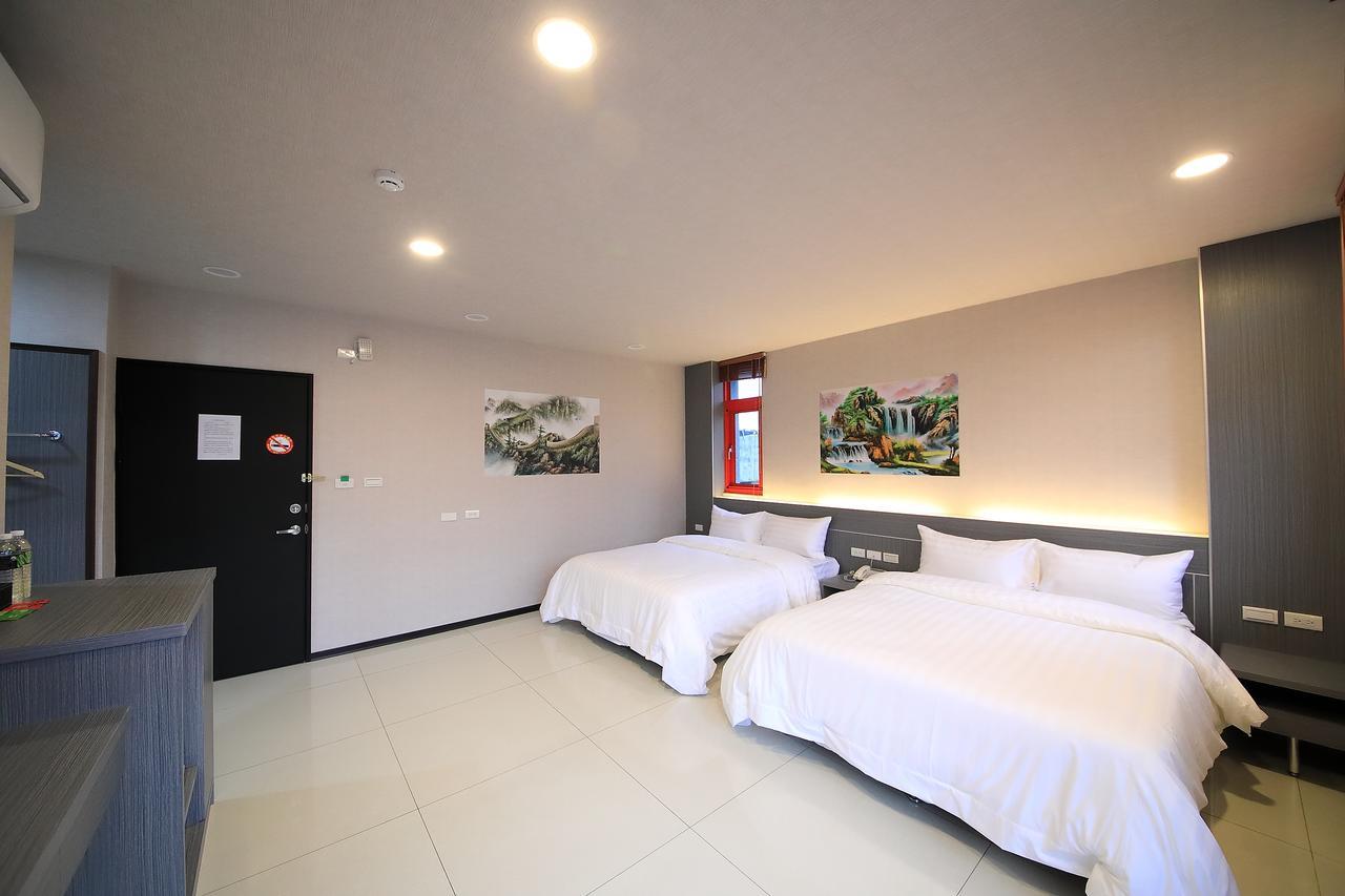 花蓮亮君經典民宿1館加2館民宿-東大門夜市-電梯包棟bright King Homestay เมืองฮวาเหลียน ภายนอก รูปภาพ