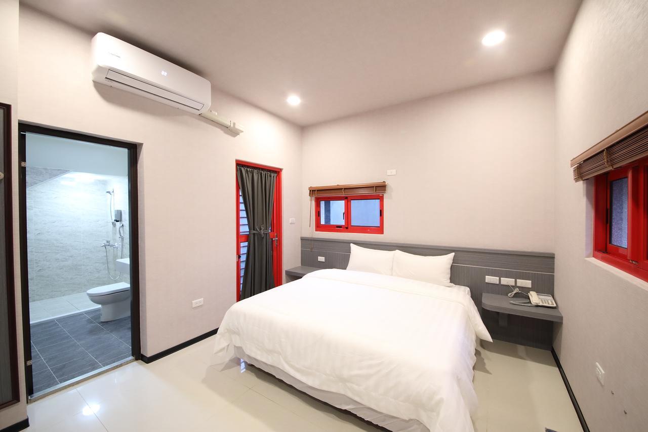 花蓮亮君經典民宿1館加2館民宿-東大門夜市-電梯包棟bright King Homestay เมืองฮวาเหลียน ภายนอก รูปภาพ
